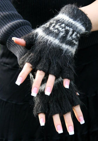 Brushed Pattern Fingerless Alpaca Gloves
