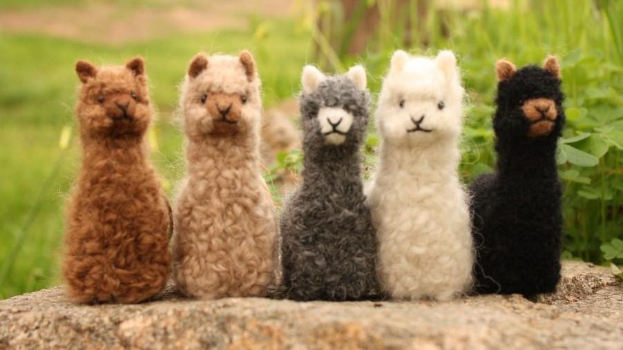 Alpacadorable Figures